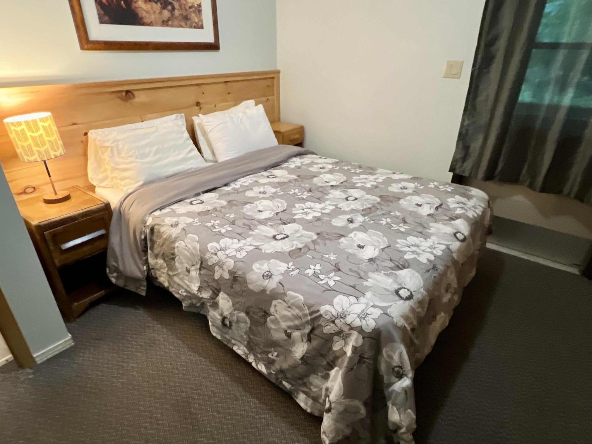 High Falls Bay Cottages, Camping & Waterpark Bracebridge Eksteriør bilde