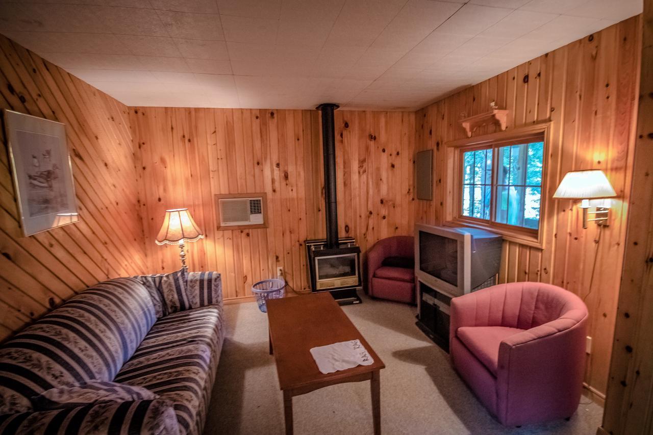 High Falls Bay Cottages, Camping & Waterpark Bracebridge Eksteriør bilde