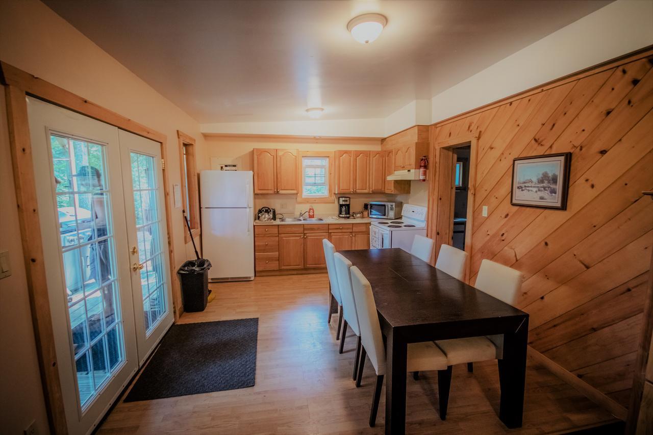High Falls Bay Cottages, Camping & Waterpark Bracebridge Eksteriør bilde