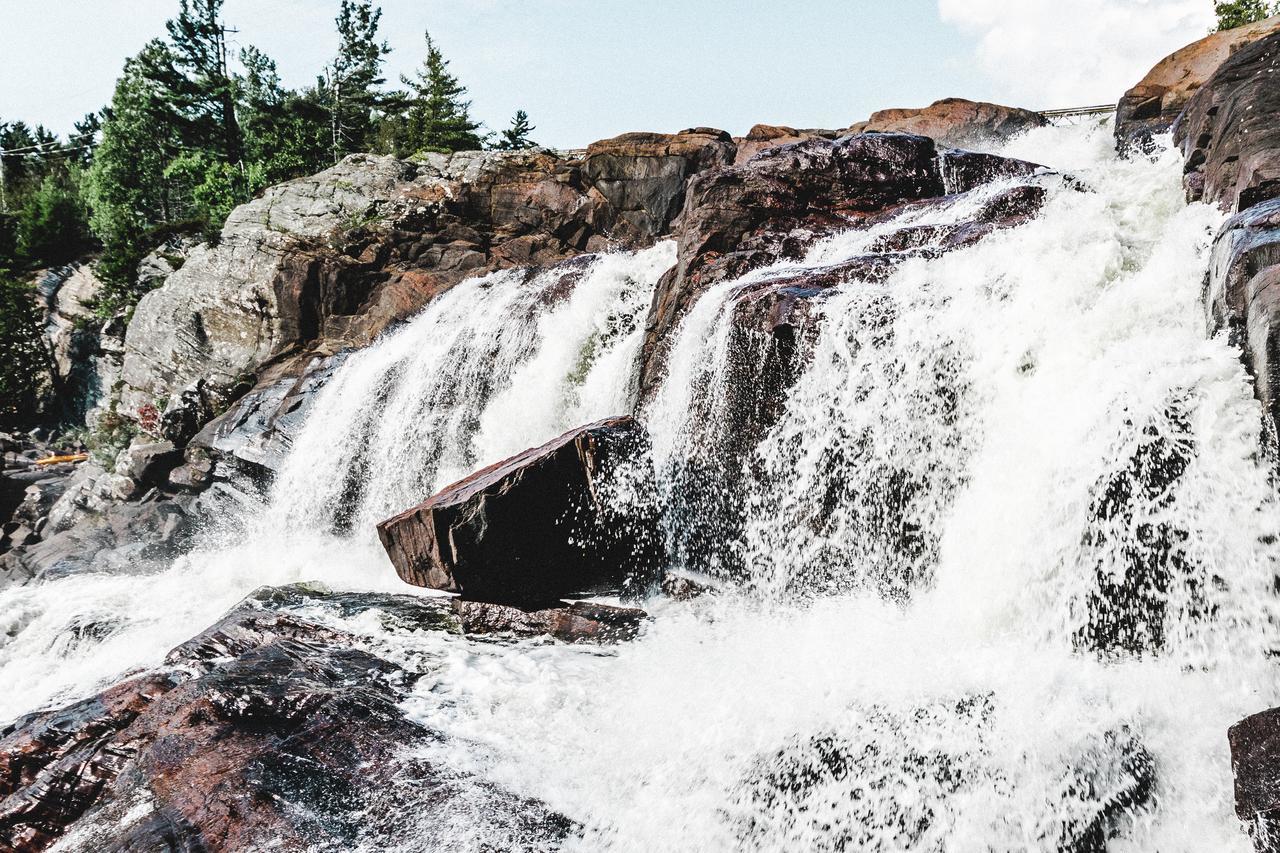 High Falls Bay Cottages, Camping & Waterpark Bracebridge Eksteriør bilde